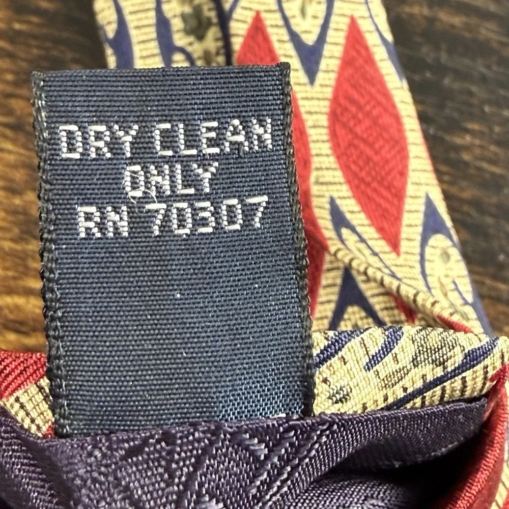 Vintage 1990s Neck Tie Roundtree &‎ York Silk Hand made USA Wide Geometric